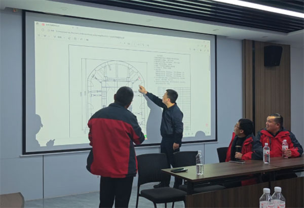 鋼模臺(tái)車參觀交流